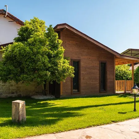 Отель Naturelife & - Free Access To Odile Чирали